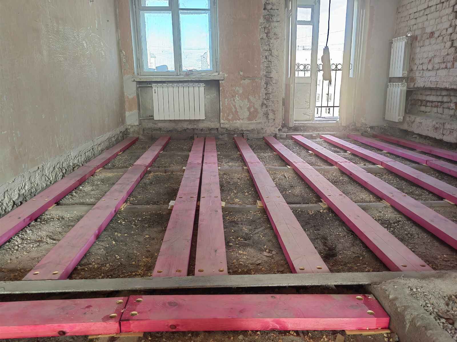 Замена и выравнивание пола с шумоизоляцией