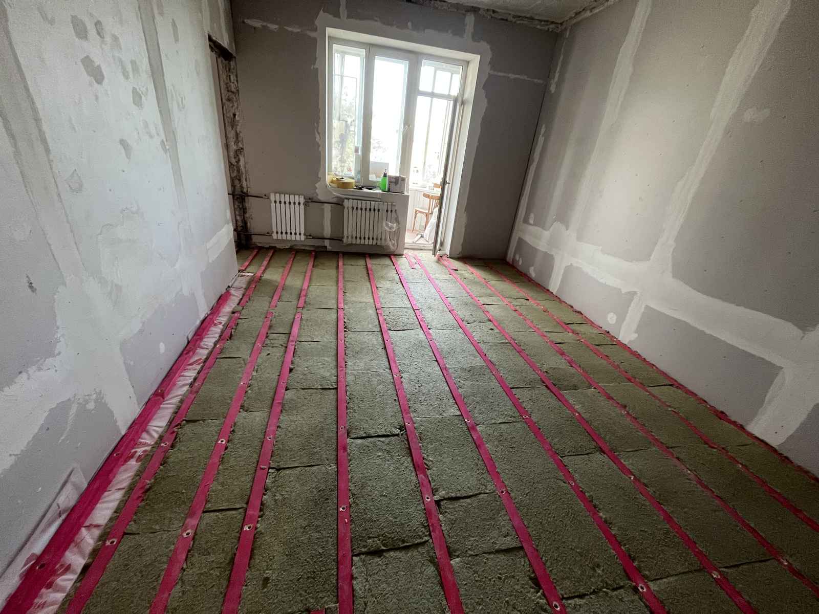 Замена и выравнивание пола с шумоизоляцией